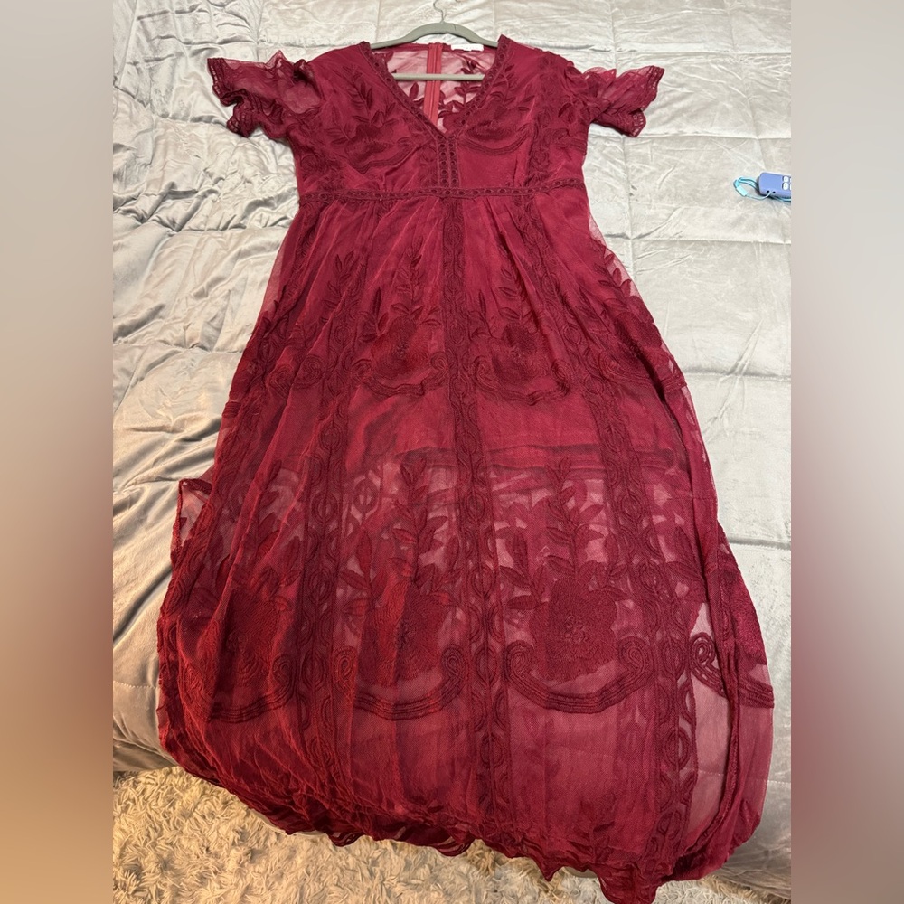 Sheer back lace romper in maroon
